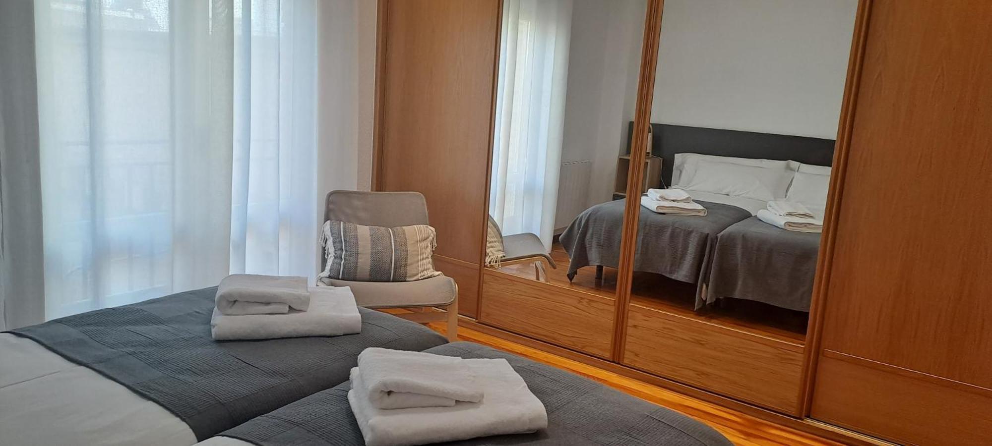 Erdizka, Centrico Apartamento Turistico Con La Mejor Vista Plaza De Los Fueros Estella Luaran gambar