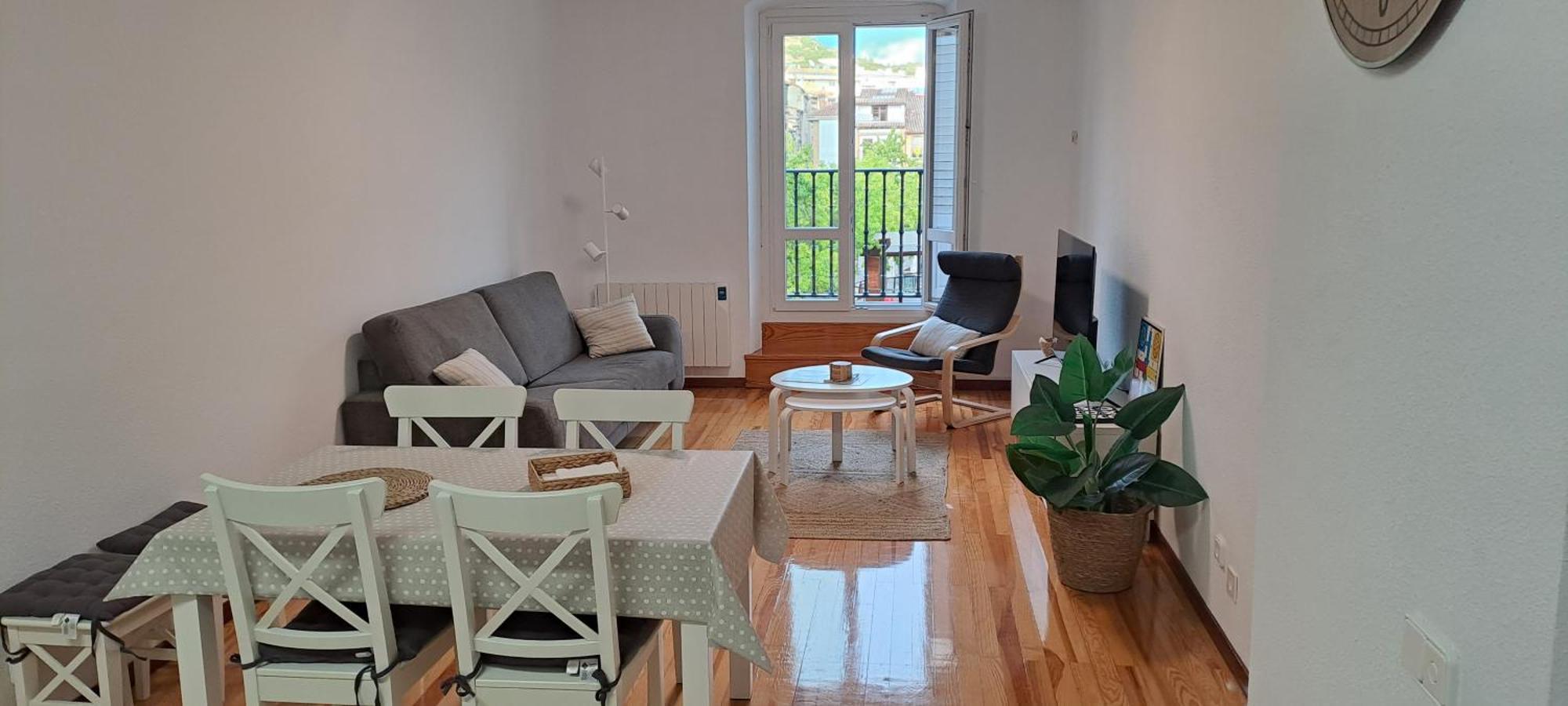 Erdizka, Centrico Apartamento Turistico Con La Mejor Vista Plaza De Los Fueros Estella Luaran gambar